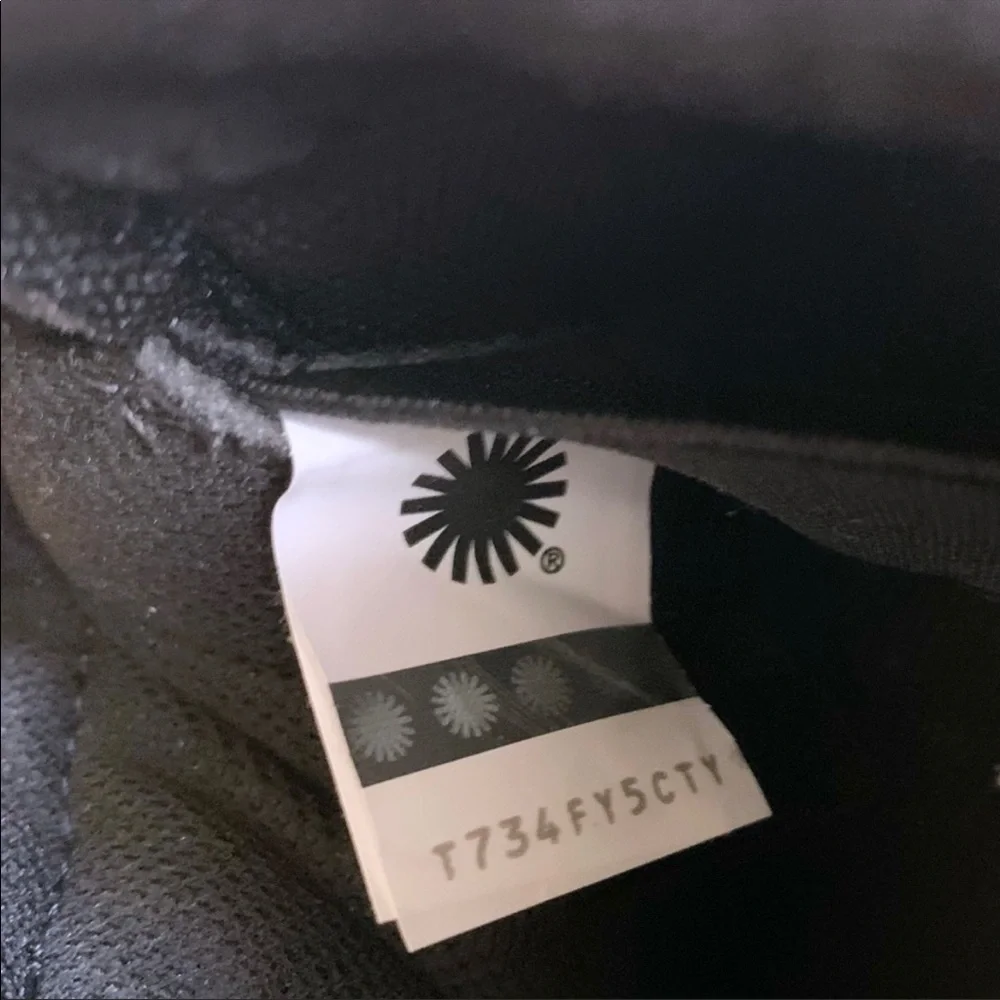 UGG CA805 Zip Safari Sneaker - Picture 7 of 8